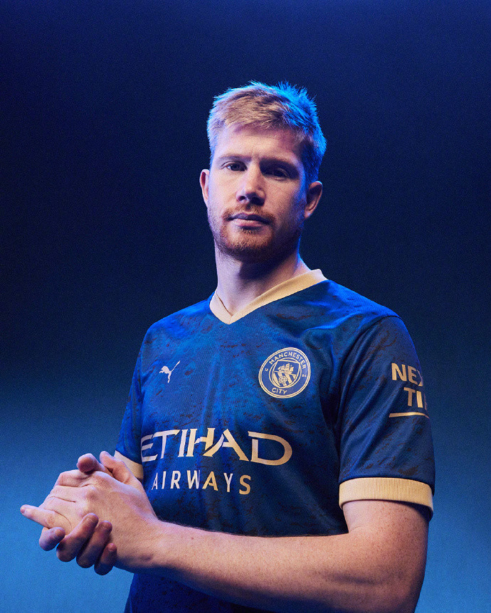 足球传球路线的五大选择技巧（足球传球路线选择的五个关键要点）