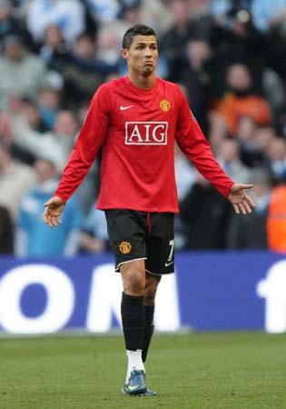 许尔勒：踢球的各种要求让我觉得不是我的生活，所以选择退役