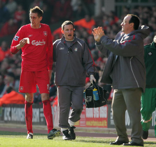 熟悉么？图片报：慕尼黑1860极端球迷在拜仁训练场涂鸦