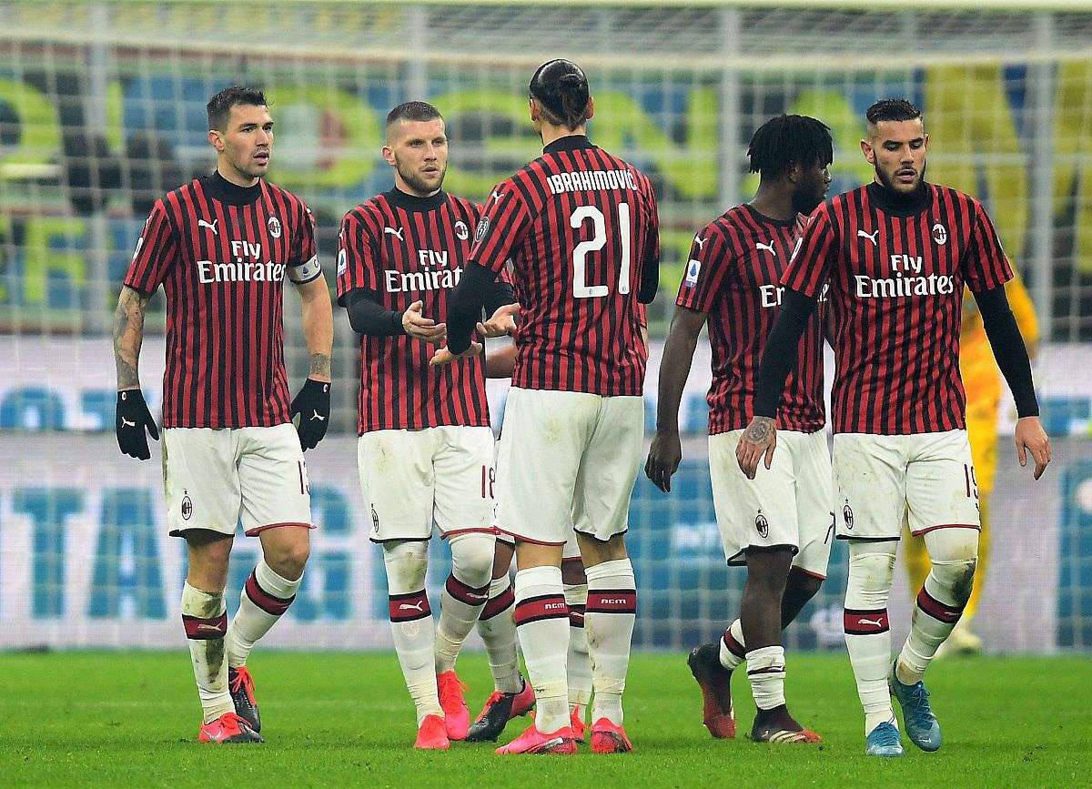 施洛特贝克批队友：大家各自为战，替补登场的球员还一直丢球