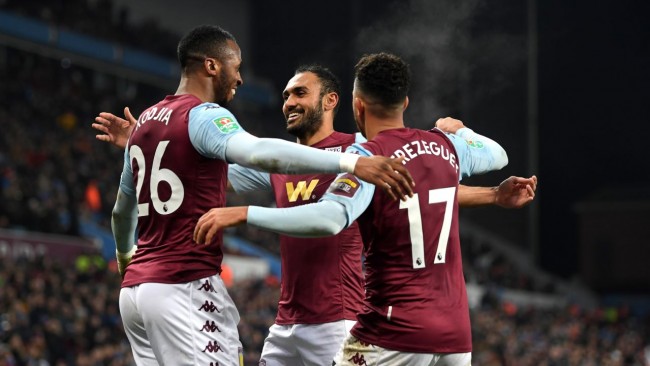 前利物浦后卫马蒂普退役后首亮相，现身沙尔克04广告