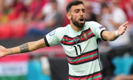 绿茵传承，足球主题文化展“十五运”站在广东美术馆开幕（绿茵传承：“十五运”站足球主题文化展在广东美术馆启幕）