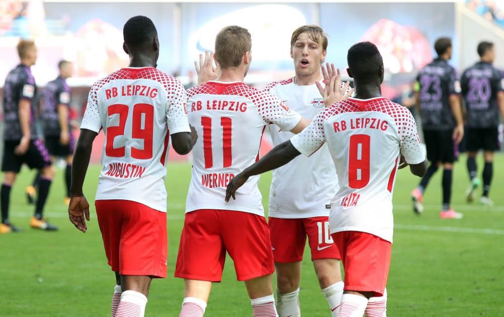 哈兰德26岁之前欧冠已打入54球，仅次于梅西（未满26岁欧冠进54球，哈兰德仅次梅西）