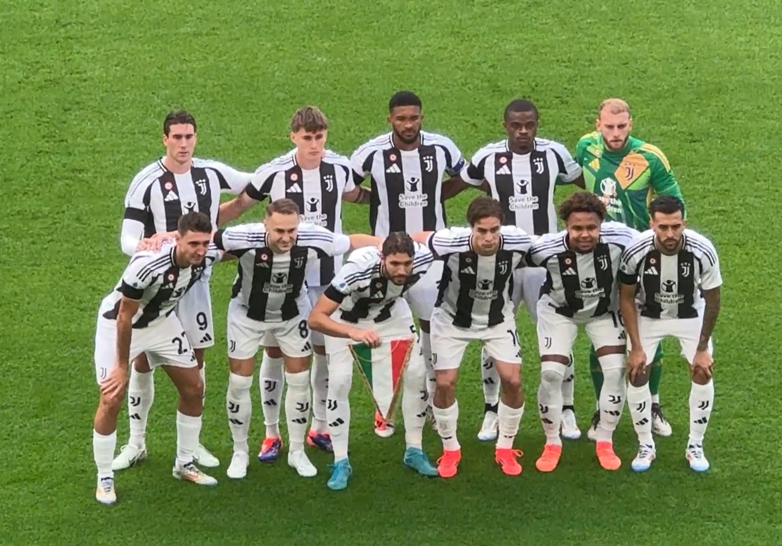 欧文突破防守创造杀伤，制造罚球