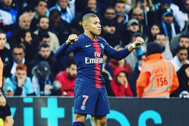 媒体：巴黎球员维蒂尼亚当选葡萄牙本年度最佳球员（媒体：巴黎中场维蒂尼亚荣膺葡萄牙年度最佳球员）