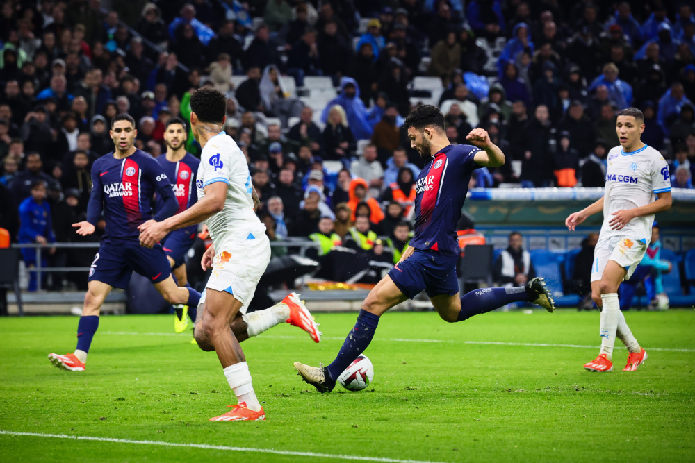 英超：曼联客场2-1战胜莱斯特城