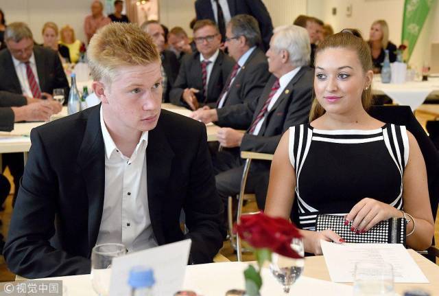 重大突破！VAR将新增角球和第二黄牌复核权限，2026世界杯率先试点