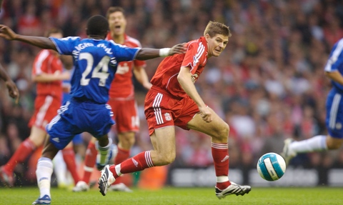 追平C罗创造的纪录，姆巴佩社媒发文向C罗致敬，后者回复（姆巴佩追平C罗纪录，社媒致敬获C罗亲自回应）